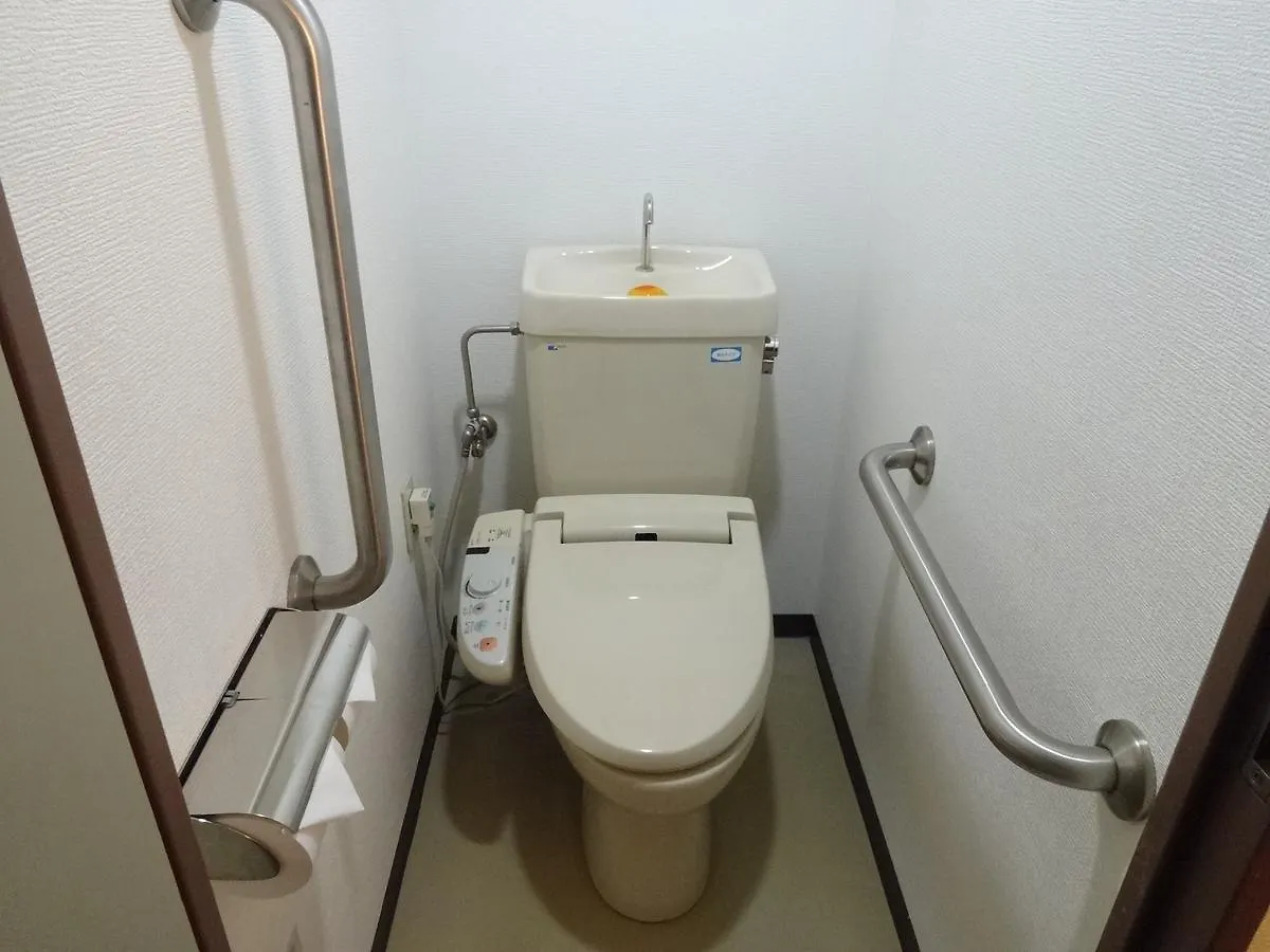 T And K Hostel Kobe Sannomiya East 0*,